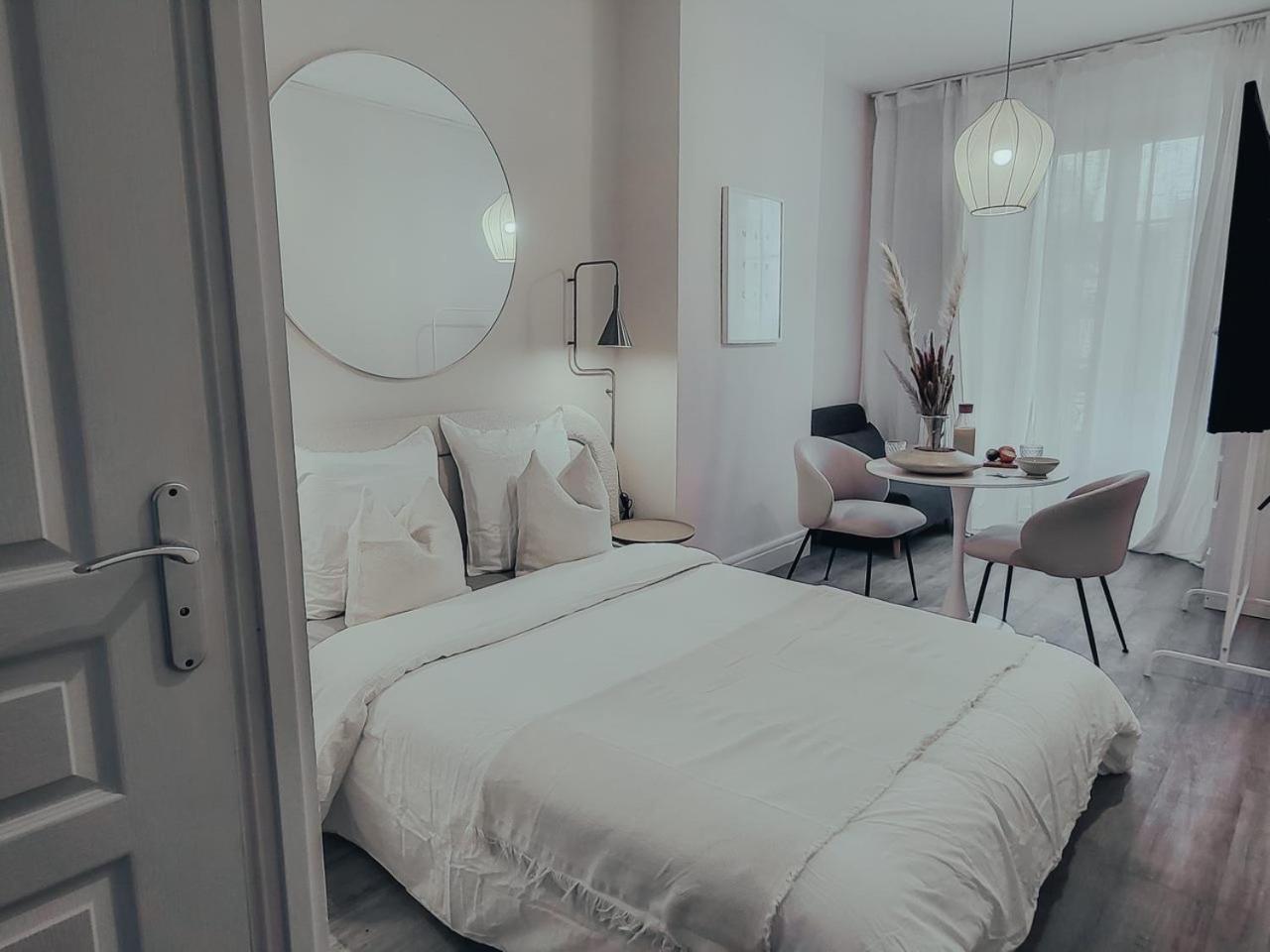Suite Onega Lyon Ngoại thất bức ảnh